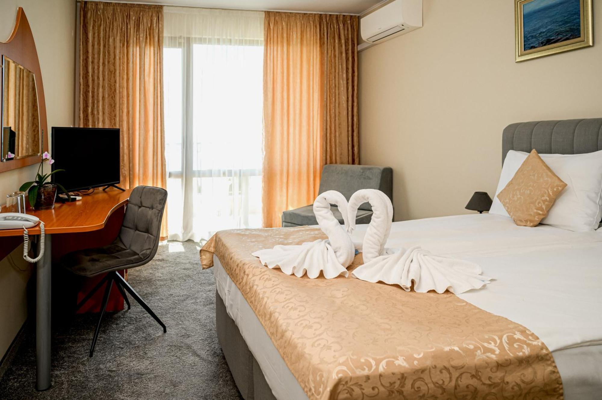 Paradise & Relax Center Хотел 3*