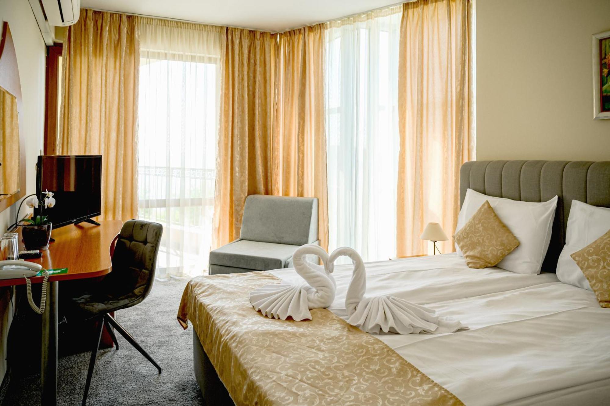 Paradise & Relax Center 3* Поморие