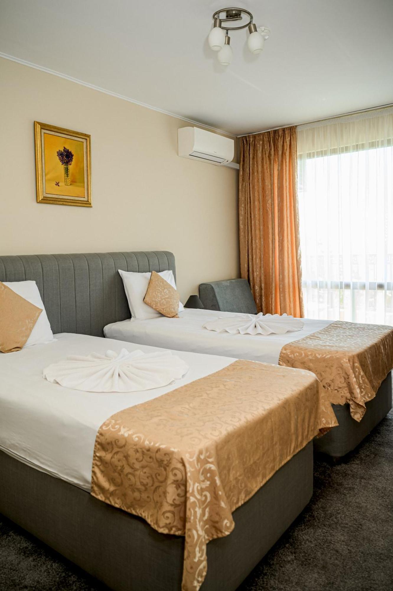 Paradise Hotel & Relax Center